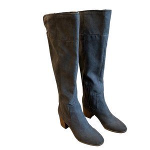 Brand new never worn knee high boots size 10.